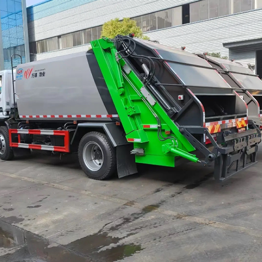 Dongfeng 4×2 Garbage Truck (2)