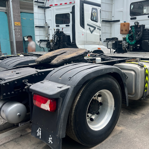 FAW J7 6×4 tractor truck (3)