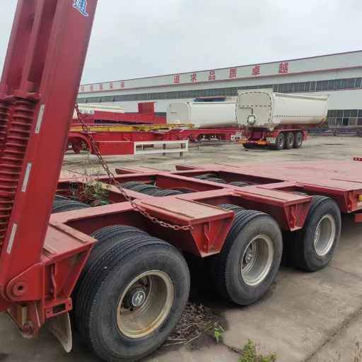 Low-bed semi trailer