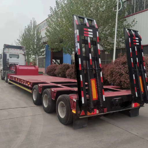 Low-bed semi trailer