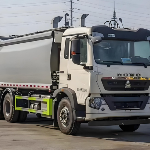 Sinotruk HOWO 6×4 Garbage Truck (1)